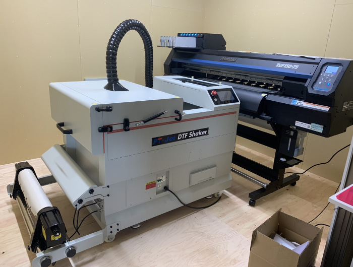 看板業、Z社様／ Mimaki TxF150-75導入